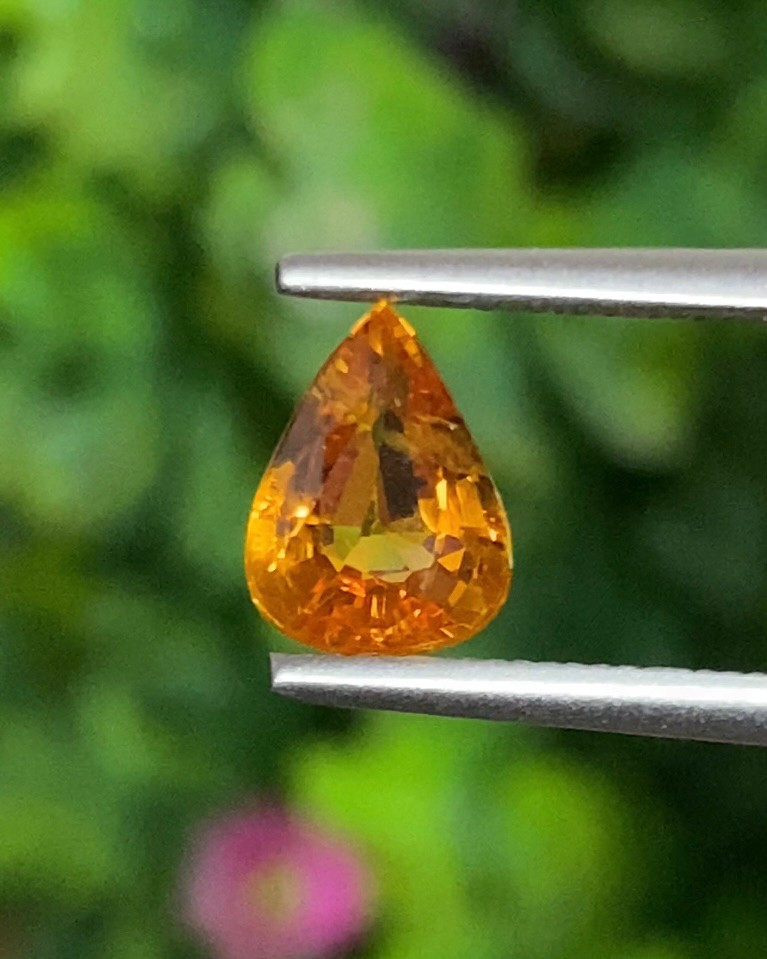 พลอย บุษราคัม Yellow Sapphire 1.30 กะรัต (Cts.) พลอยแท้ อัญมณีมงคลประจําวันเกิด เครื่องประดับพลอย