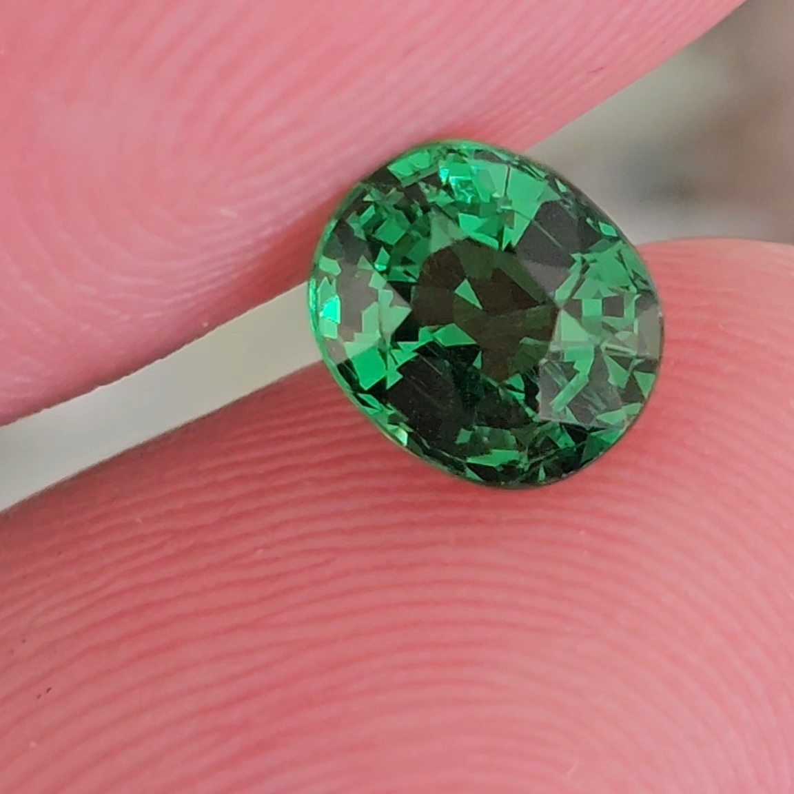 พลอย ซาโวไรท์ Tsavorite Garnet 1.24 กะรัต (Cts.) ดิบ Unheated พร้อมใบเซอร์ อัญมณีมงคลประจําวันเกิด เครื่องประดับพลอย