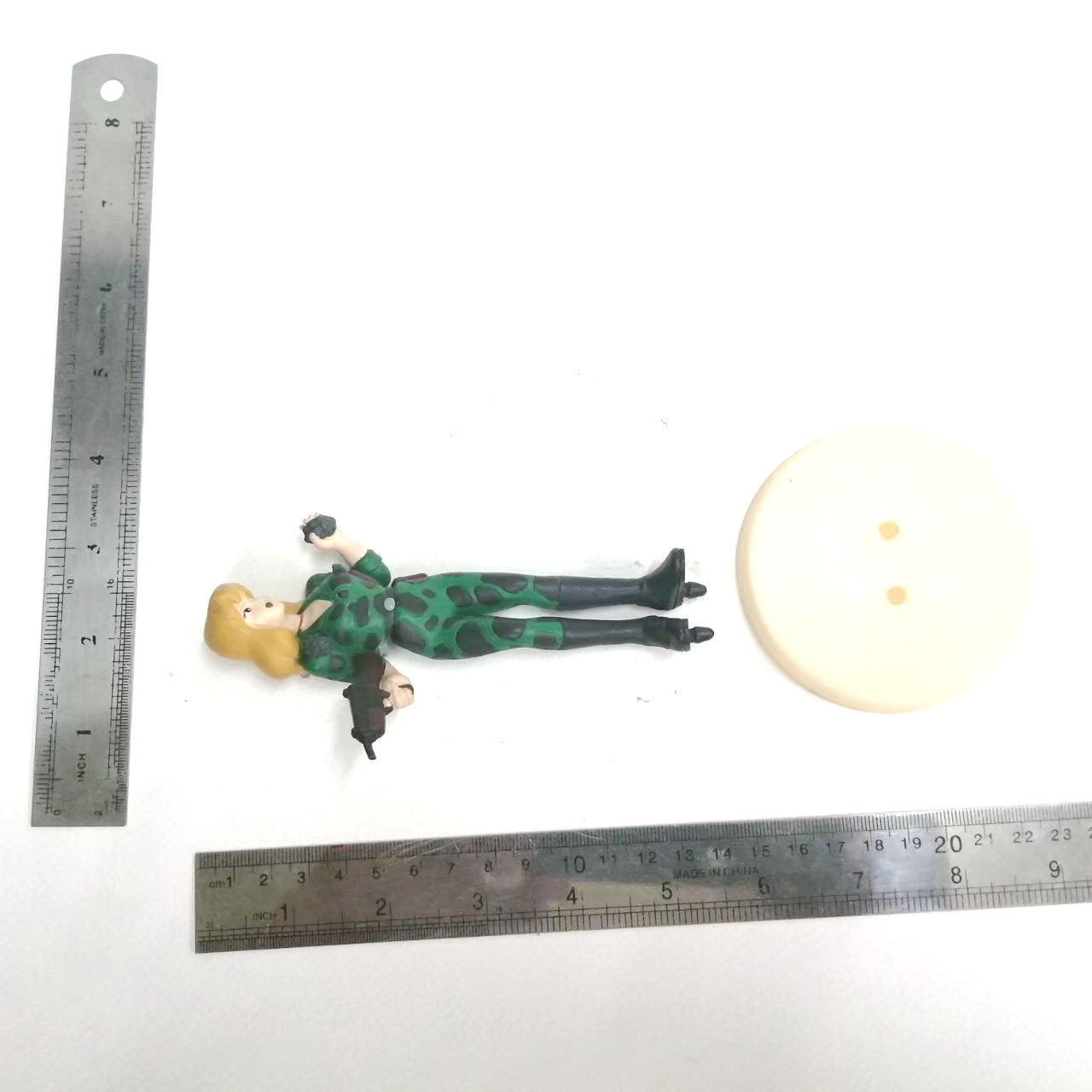 ขนาด 5-5.5นิ้ว ฟิกเกอร์ยางตัน ฟูจิโกะนางเอกจากเรื่องลูแปงที่3มีฐาน ไม่พบบ่อย มือสองมีรอยบ้าง ของมีตามภาพ ไม่หัก ไม่กาว