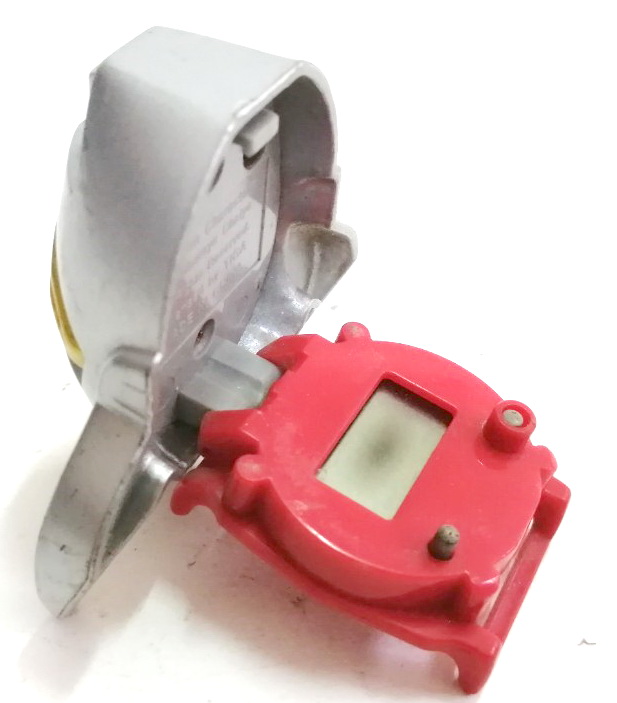 หัวอุลตร้าแมนทาโร่ Ultraman Taro ข้างในเป็นนาฬิกา **เก่ามีตำหนิ เป็นงานโชว์เท่านั้้้น ใช้งานไม่ได้ สภาพเก่าเก็บสะสม ไม่มีสาย ขายตามสภาพ