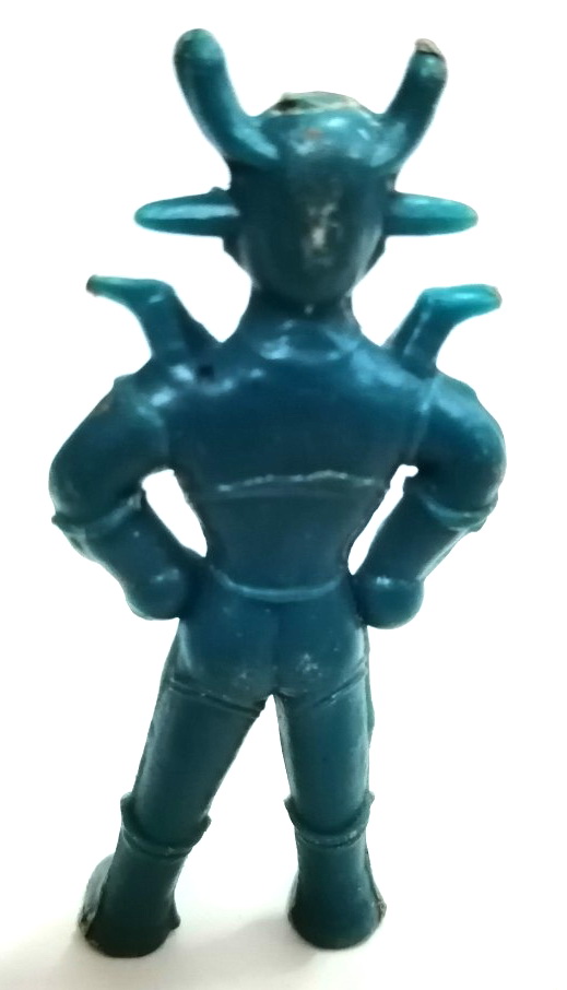 ตุ๊กตาแอ๊นท์ 2นิ้ว แถมขนมถุงถั่ว หุ่นกายสิทธิ์ (หุ่นยนต์ Z)ตุ๊กตุ่นแอนท์งานเก่า ราวปี 2517, สภาพเดิมๆครบสมบูรณ์