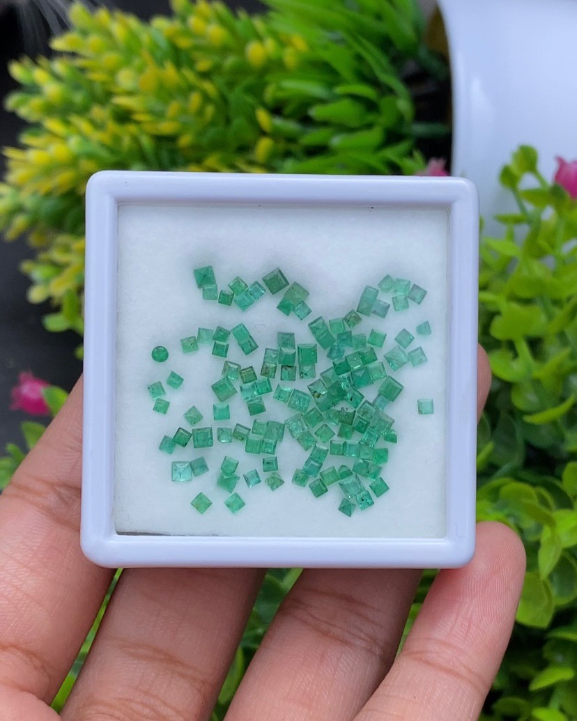 พลอย มรกต Natural Emerald แซมเบีย 6.00 กะรัต (Cts.) 116 เม็ด พลอยแท้ อัญมณีมงคลประจําวันเกิด เครื่องประดับพลอย