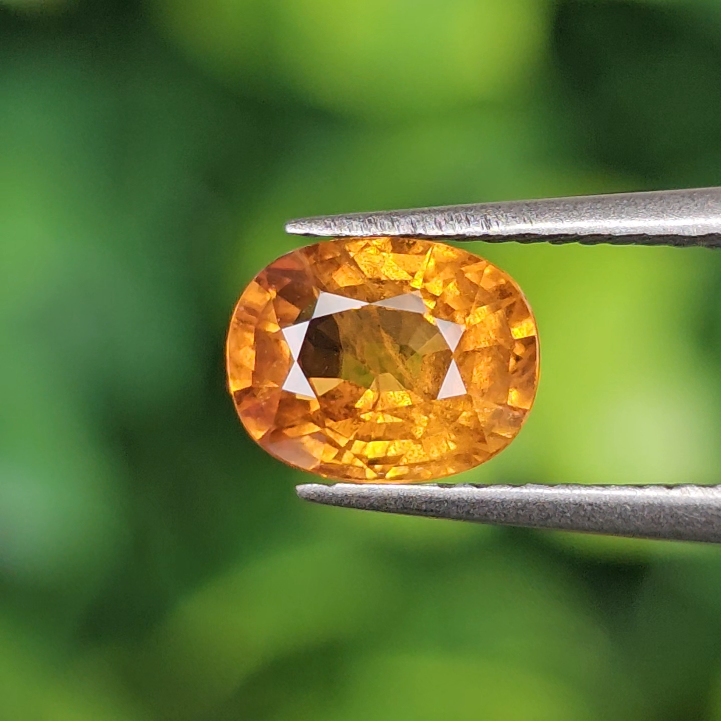 พลอย บุษราคัม yellow sapphire 0.91 กะรัต (Cts.) พลอยแท้ อัญมณีมงคลประจําวันเกิด เครื่องประดับพลอย