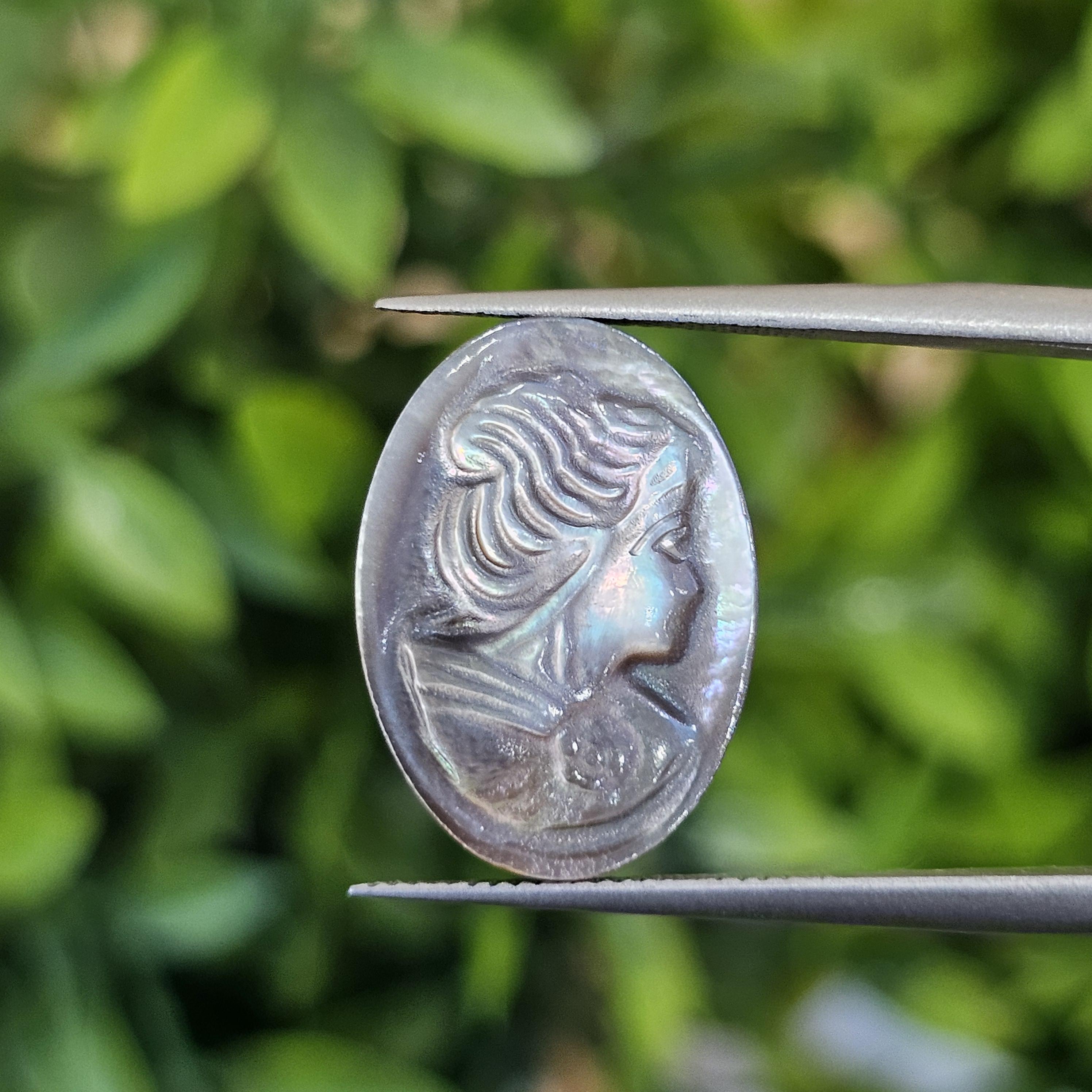 เปลือกหอยมุก แกะสลัก Pearl Shell Carved 4.51 กะรัต (Cts.)