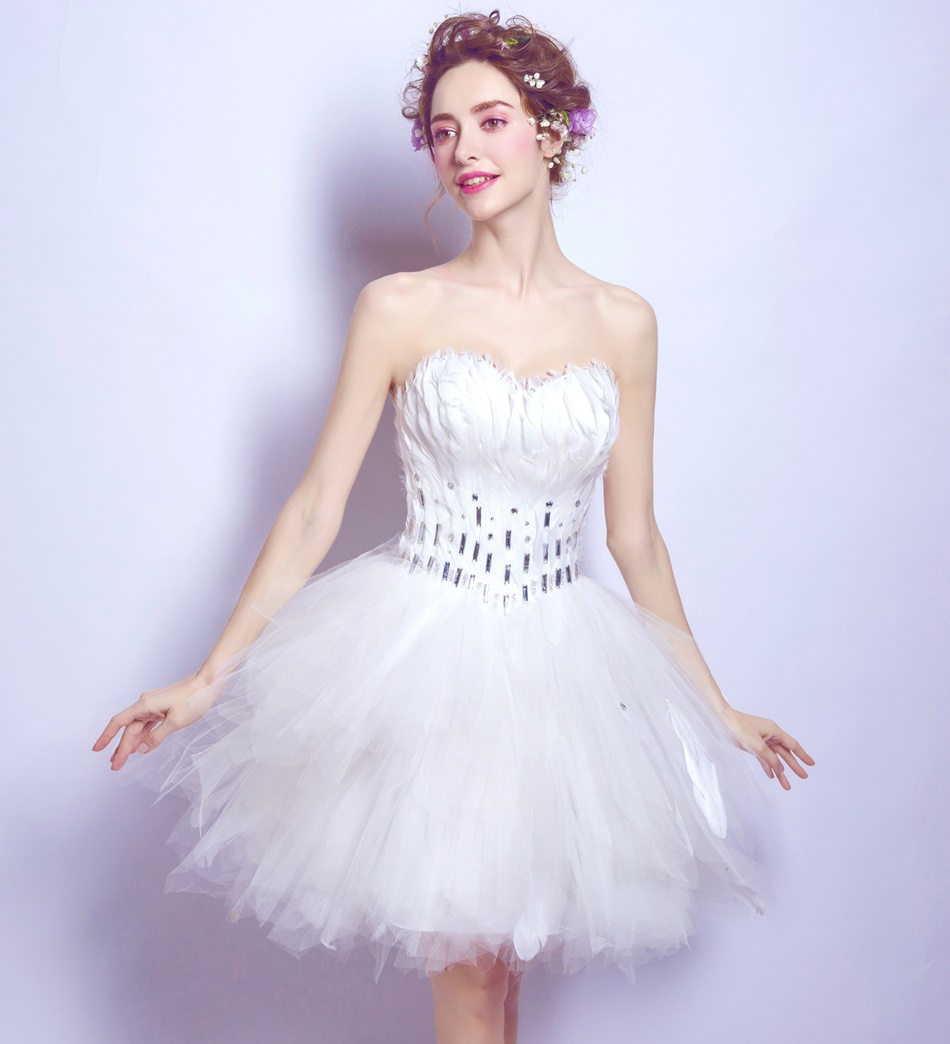 Pre-order ชุดแฟนซี ชุดเจ้าสาว ชุดราตรีสั้น สีขาว เกาะอก แต่งดอกไม้ ปักเลื่อม เชือกผูกหลัง