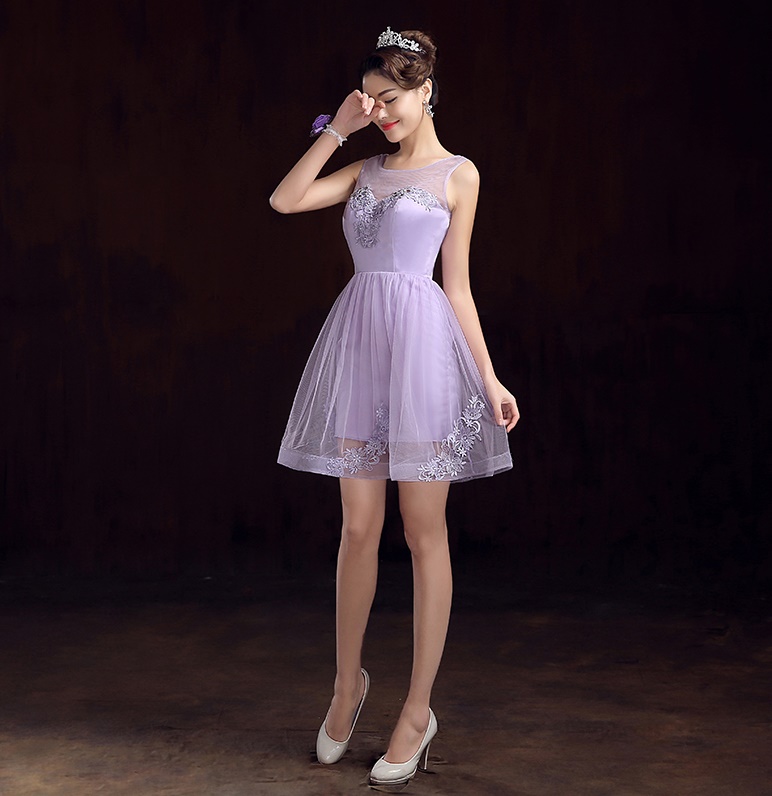 พร้อมส่ง ชุดราตรีสั้น แขนกุด แบบเรียบหรู แต่งผ้าตาข่ายแซมด้วยลูกไม้&คริสตัล สีม่วง