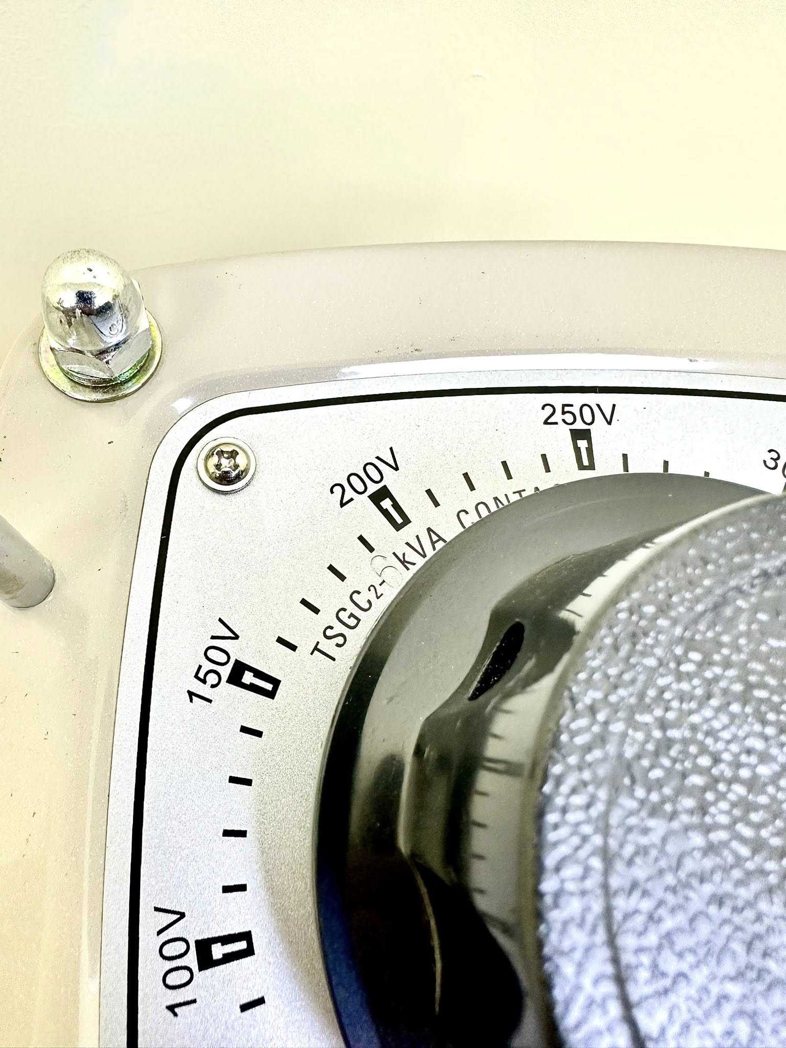 วาริแอค หม้อแปลงปรับแรงดันไฟฟ้าชนิดแกนหมุน 6Kva 3 เฟส