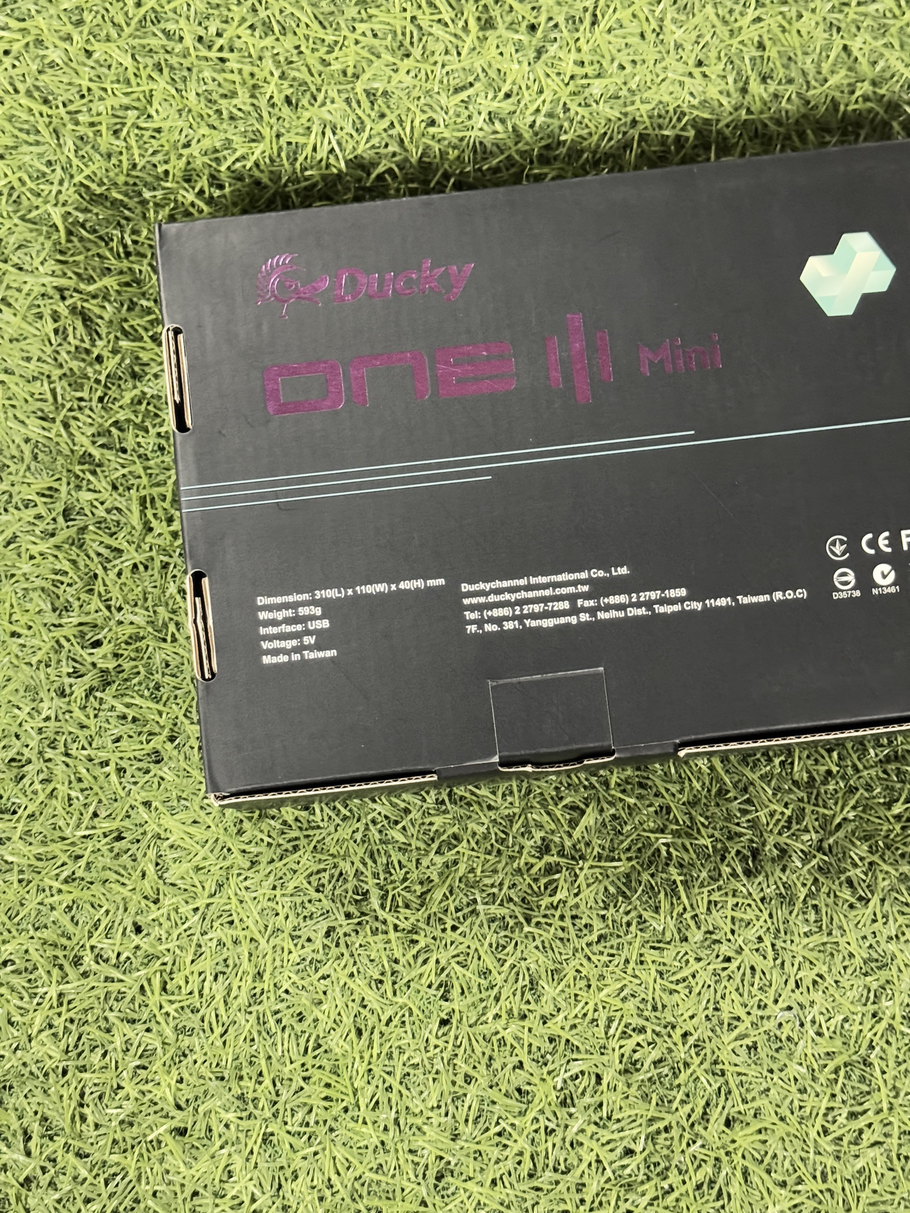 Keyboard Ducky One 2 Mini RGB Keyboard มี 40 ตัว