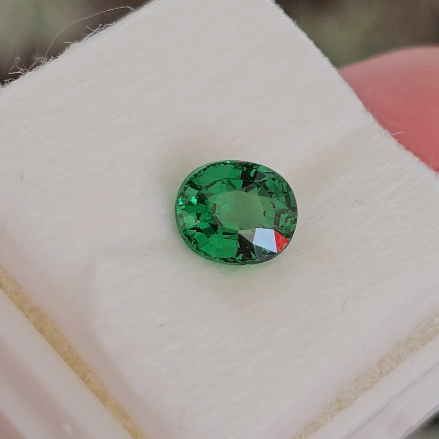 พลอย ซาโวไรท์ Tsavorite Garnet 1.24 กะรัต (Cts.) ดิบ Unheated พร้อมใบเซอร์ อัญมณีมงคลประจําวันเกิด เครื่องประดับพลอย