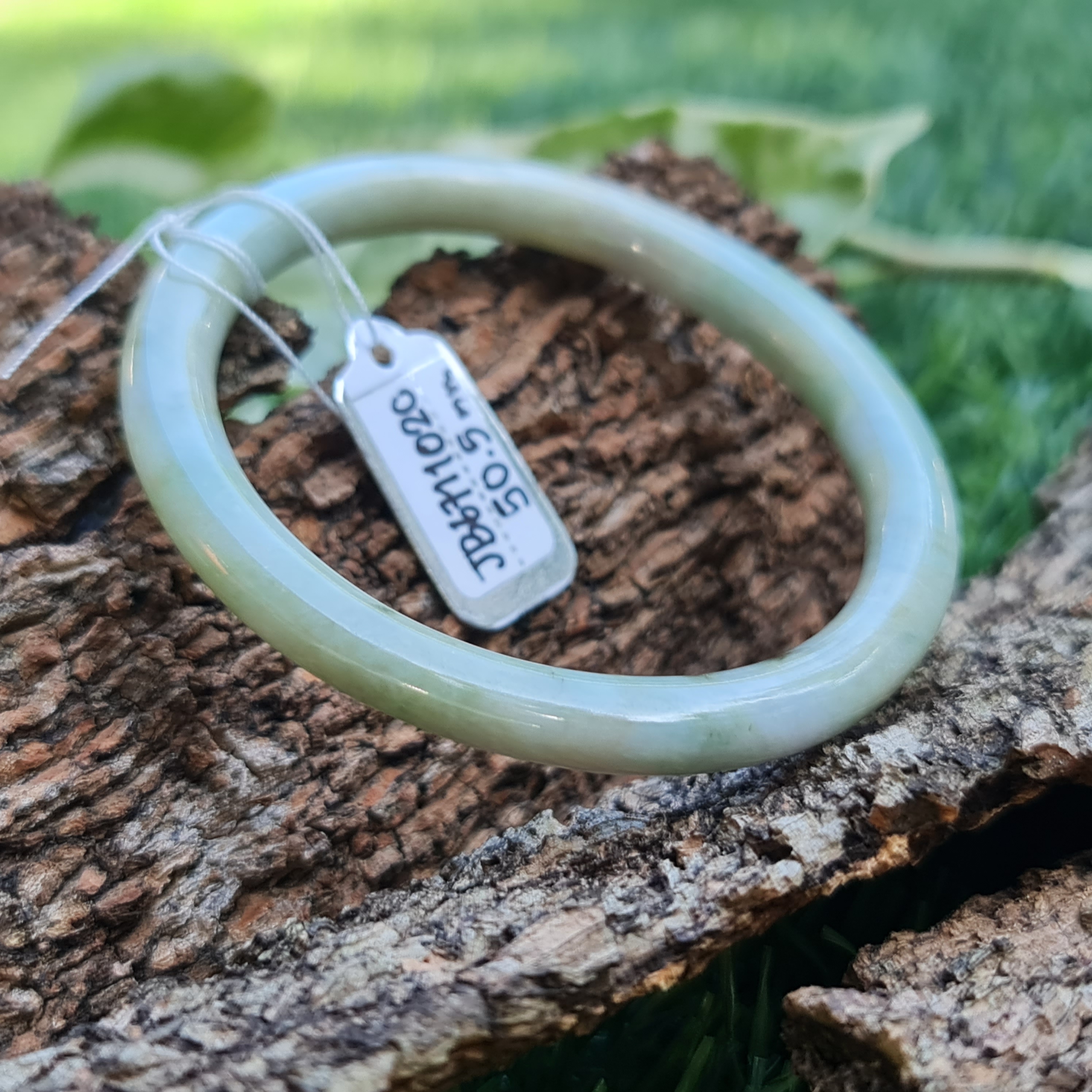 JB6711020 หยก พม่า แท้ Jade กำไลหยก (Jadeite bracelet) พม่า (Myanmar) 50.5 มม.