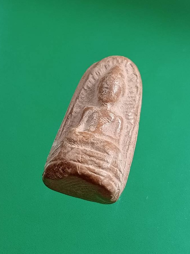 ผ3019 พระรอดเนื้อดิน หลวงปู่คำแสน คุณาลังกาโร วัดป่าดอนมูล จ.เชียงใหม่