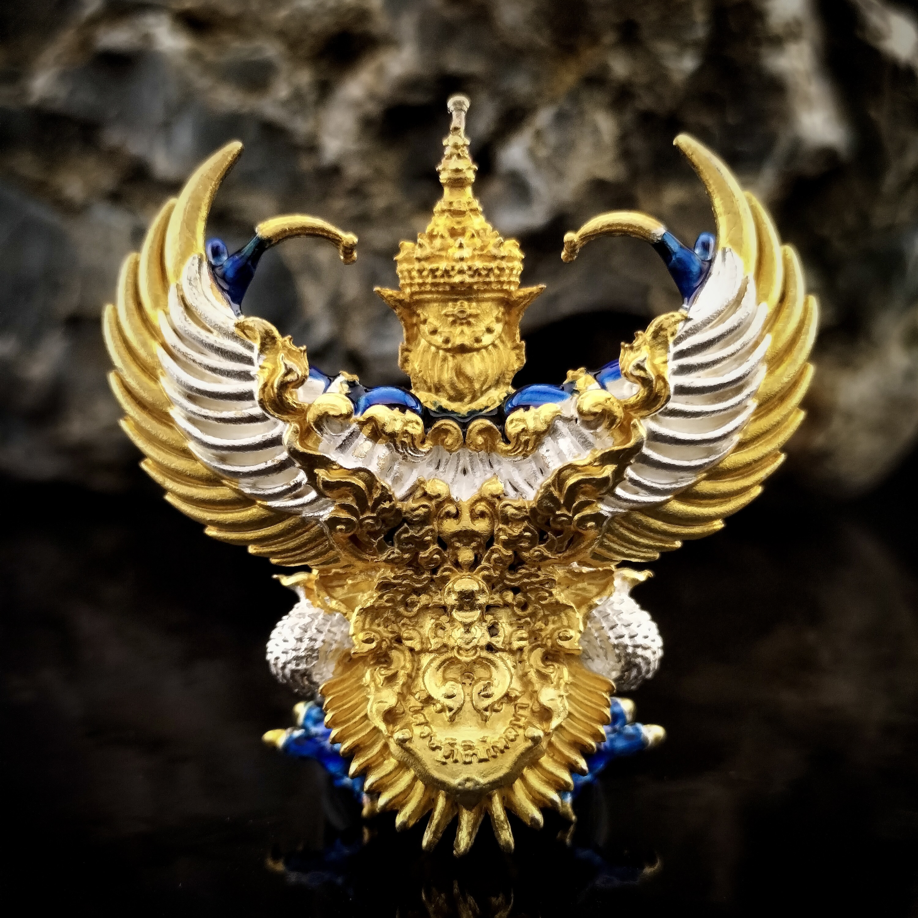 พญาครุฑ รุ่น เศรษฐีเงินไหลมา