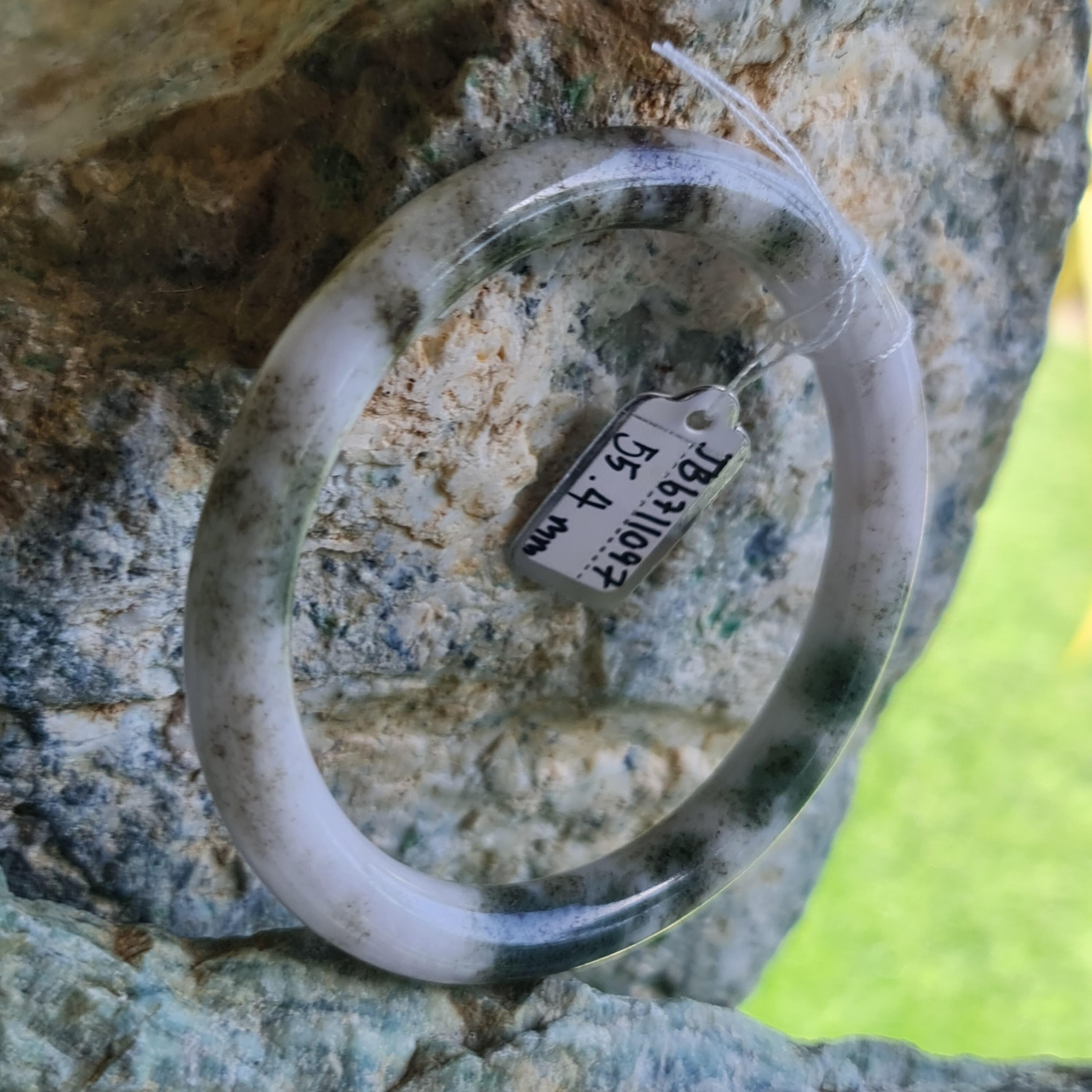 JB6711097 หยก พม่า แท้ Jade กำไลหยก 55.4 มม (Jade bracelet) พม่า (Myanmar)