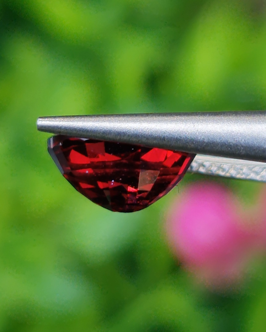 พลอย โรโดไลต์ กาเน็ท Rhodolite Garnet 2.44 กะรัต Cts.พลอยแท้ อัญมณีมงคลประจําวันเกิด เครื่องประดับพลอย
