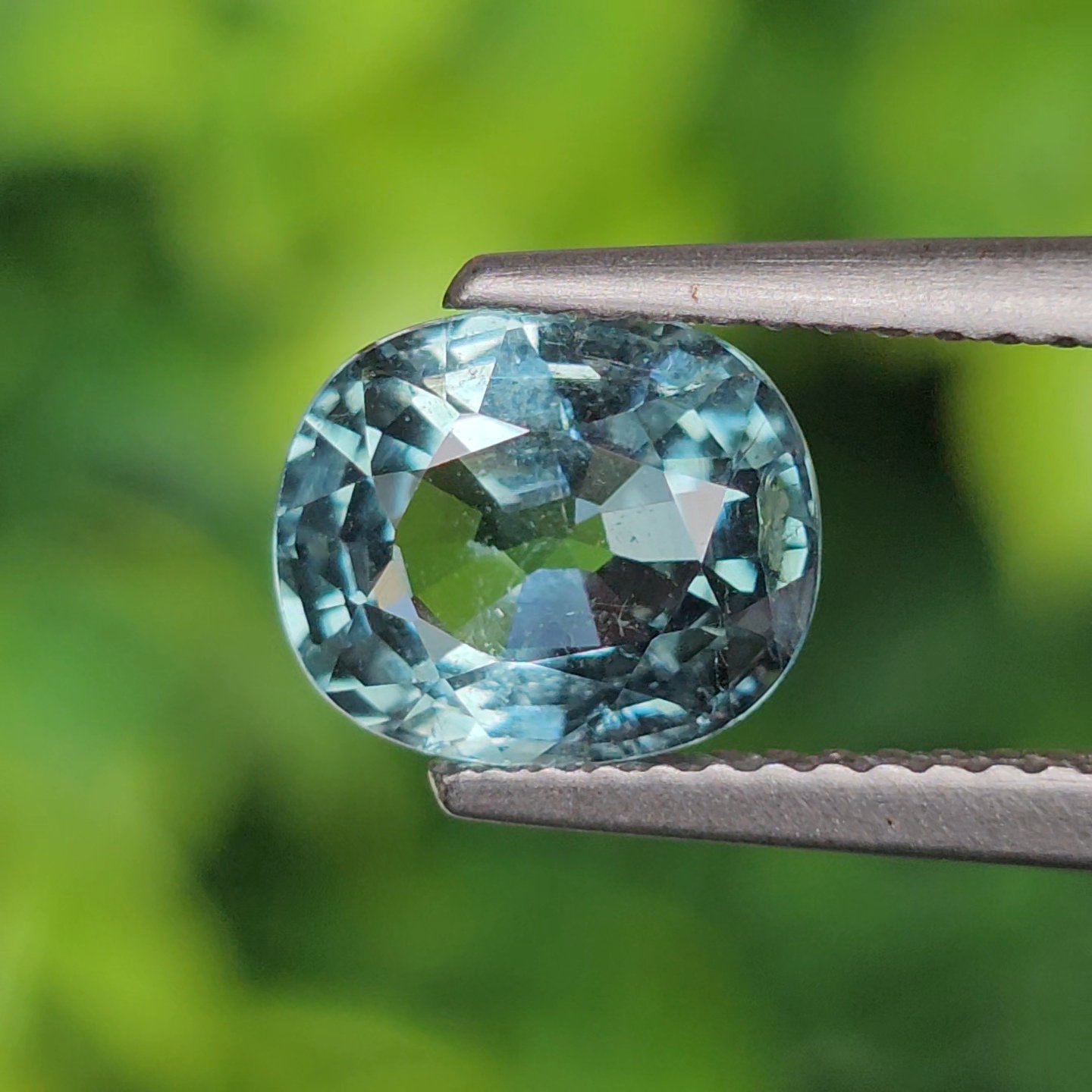 พลอย ทัวร์มาลีน (Tourmaline) 2.02 กะรัต (Cts.) พลอยแท้ อัญมณีมงคลประจําวันเกิด เครื่องประดับพลอย