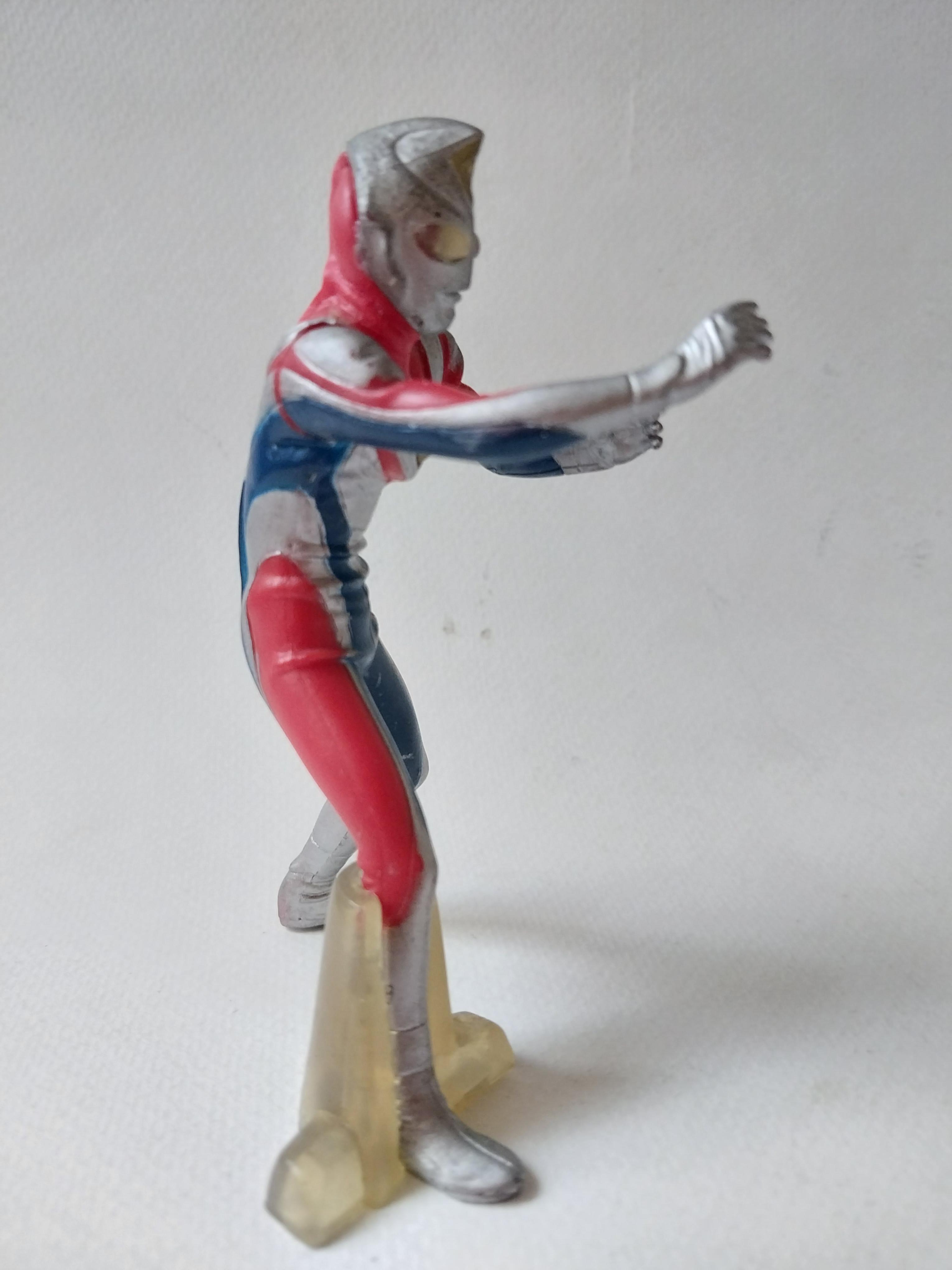 แคนดี้ทอย อุลตร้าแมนไดน่า** ชิ้นส่วนหน้าติดกาส