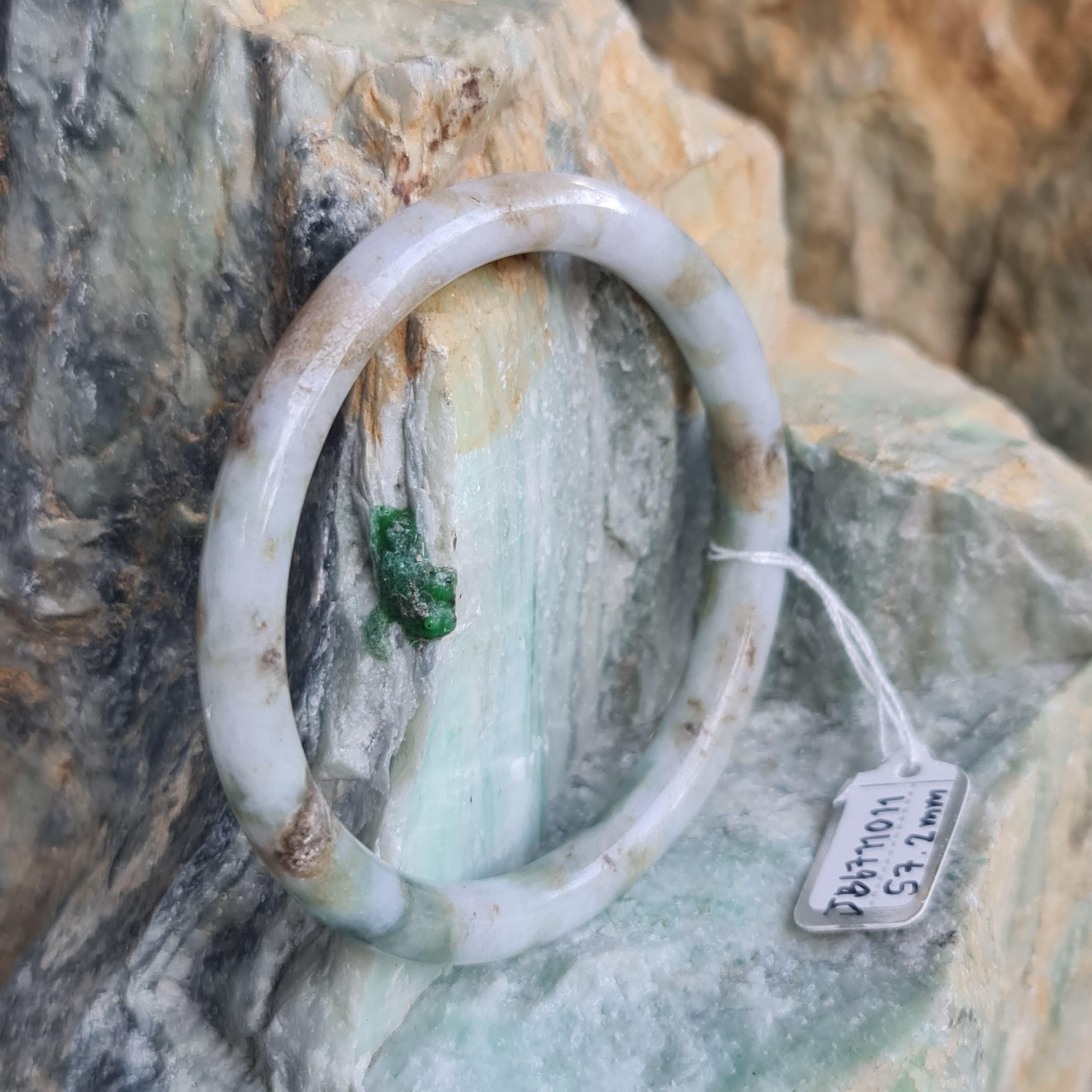 JB6711011 หยก พม่า แท้ Jade กำไลหยก 57.2 มม. (Jadeite bracelet) พม่า (Myanmar)