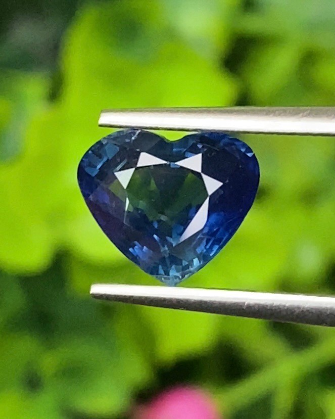 พลอย ไพลิน (Blue Sapphire) 3.03 กะรัต (Cts.) พลอยแท้ อัญมณีมงคลประจําวันเกิด เครื่องประดับพลอย