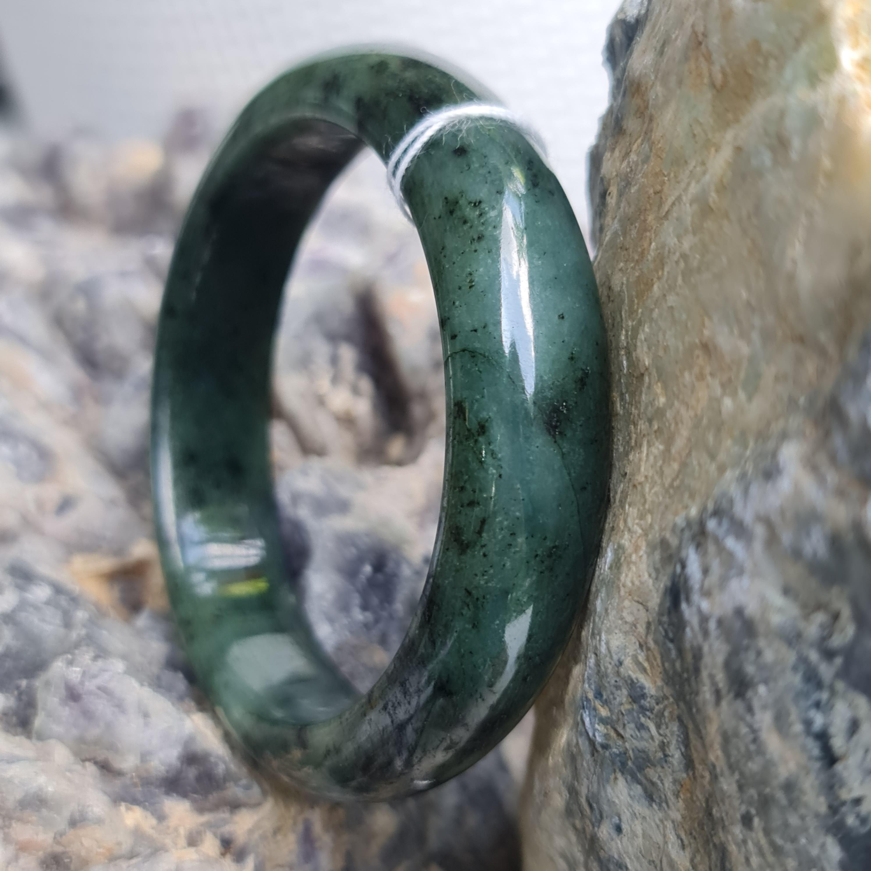 JB6804084 หยก พม่า แท้ Jade กำไลหยก 56.9 มม. (Jadeite bracelet) พม่า (Myanmar)