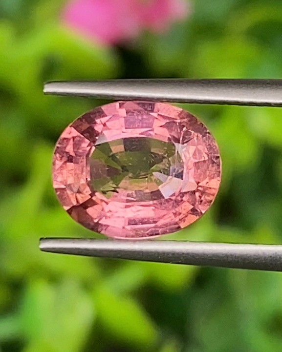 พลอย ชมพู พิ้งค์ ทัวร์มารีน (Pink Tourmaline) 2.38 กะรัต (Cts.) อัญมณีมงคลประจําวันเกิด เครื่องประดับพลอย
