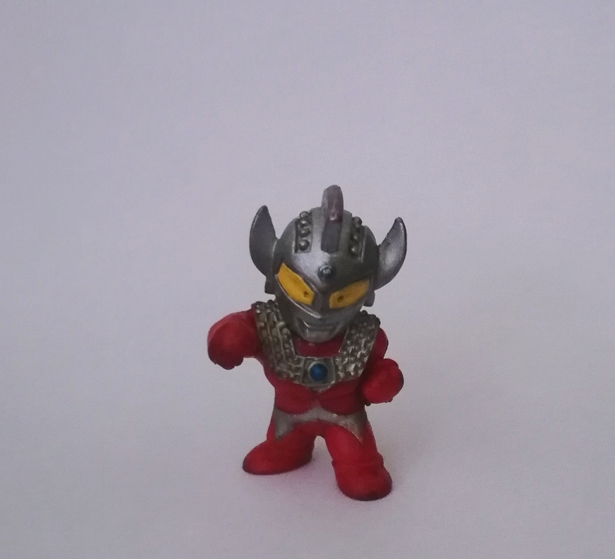 อุลตร้าแมนทาโร่ แบบ SD Ultraman TARO,FISHO ของแถมจากปลาเส้นฟิชโช่ งานเก่า ไม่มีฐาน***มีตำหนิตามภาพ