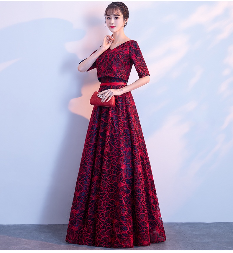 ชุดราตรียาวแขนสามส่วนลายดอกไม้เรียบหรู (เชือกผูกหลัง)