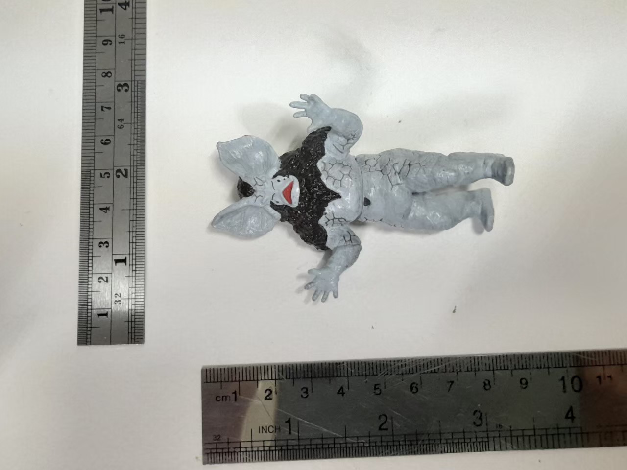 มีหลายภาพ ,กาชาปอง สัตว์ประหลาด อิคารุส จากอุลตร้าเซเว่น ยางตัน ขนาดตามรูป มือสองสภาพดีมีรอยบ้าง