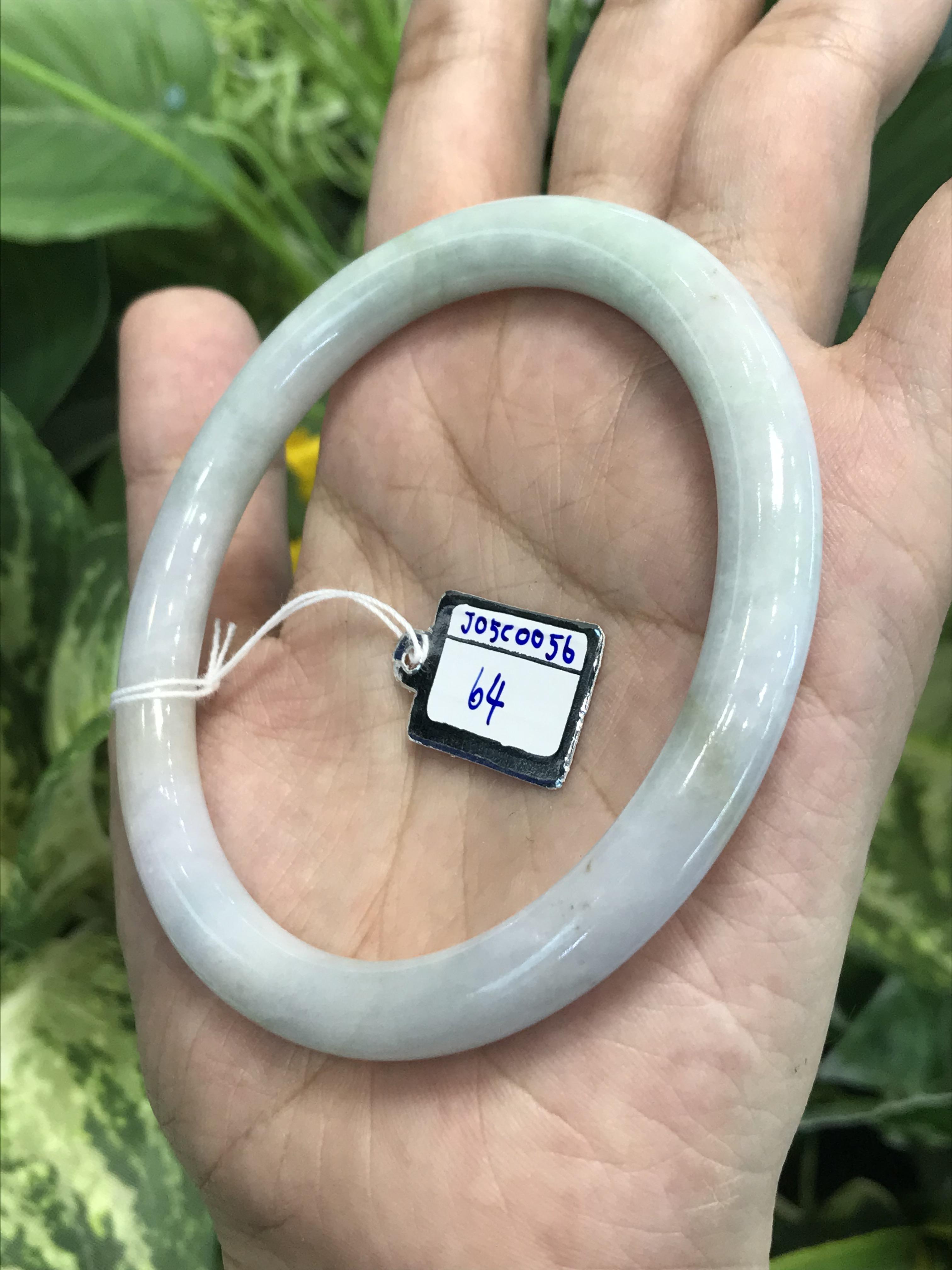 J05C0056 หยก พม่า แท้ Jade กำไลหยก 64.0 มม (Jade bracelet) พม่า (Myanmar)