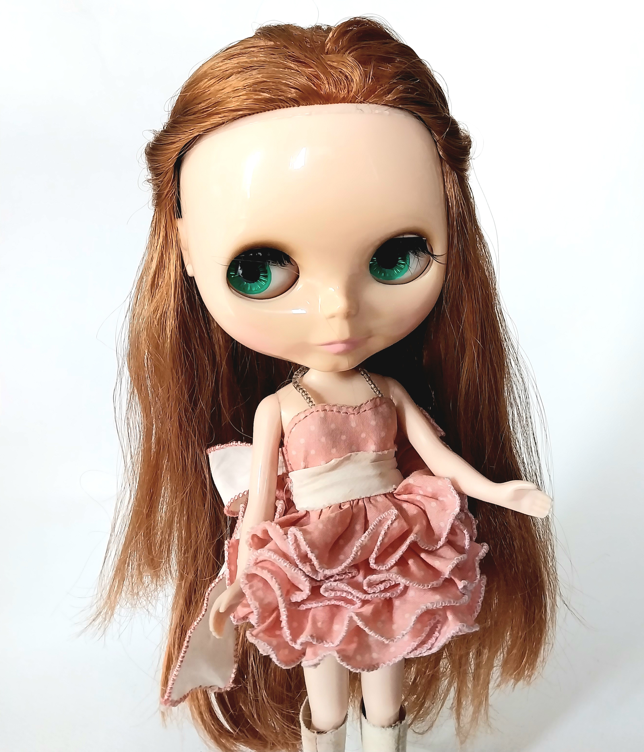 มีหลายภาพ ไม่รวมฐาน,ตุ๊กตาบลายธ์ Hasbro Tomy China 2006 รองเท้าบู๊ธผ้า ลายหลุดหมดแล้ว ไม่มีพื้นร้องเท้า ราคา 1,800 .- ส่ง 40.-