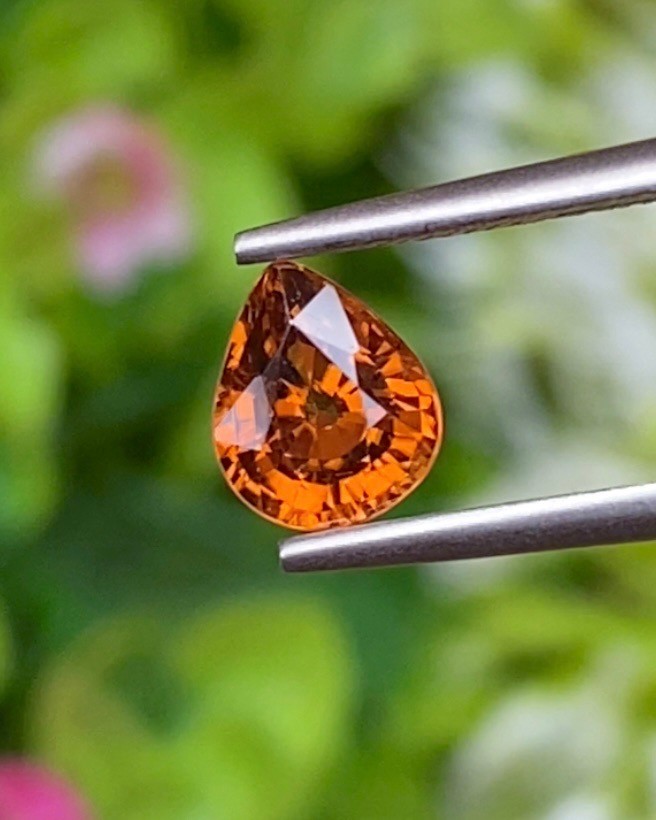 พลอย เพทาย (Zircon) 1.24 กะรัต (Cts.) พลอยแท้ อัญมณีมงคลประจําวันเกิด เครื่องประดับพลอย