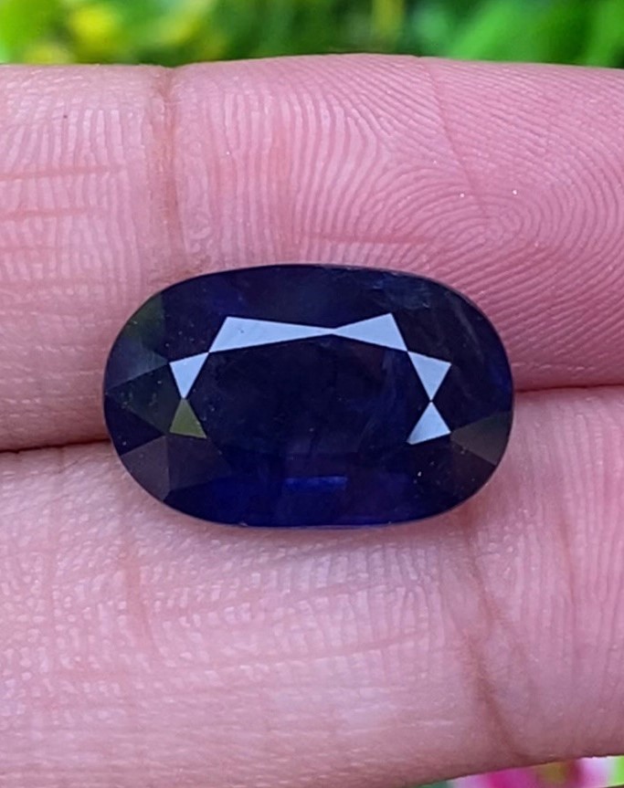 ไพลิน (Blue Sapphire) 9.87 กะรัต (Cts.) พลอยแท้ อัญมณีมงคลประจําวันเกิด เครื่องประดับพลอย