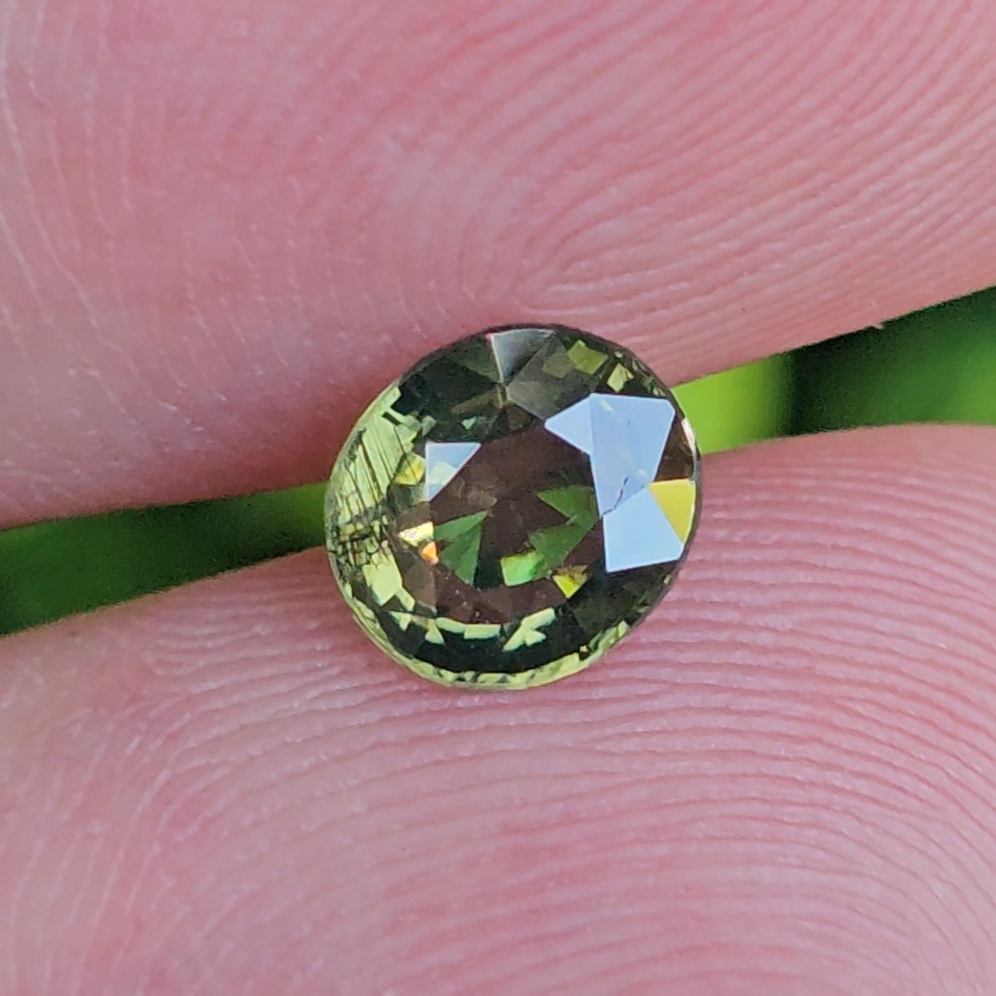 พลอย เพทาย Natural Zircon 1.08 กะรัต (Cts.) ดิบ พลอยแท้อัญมณีมงคล ประจําวันเกิด เครื่องประดับพลอย