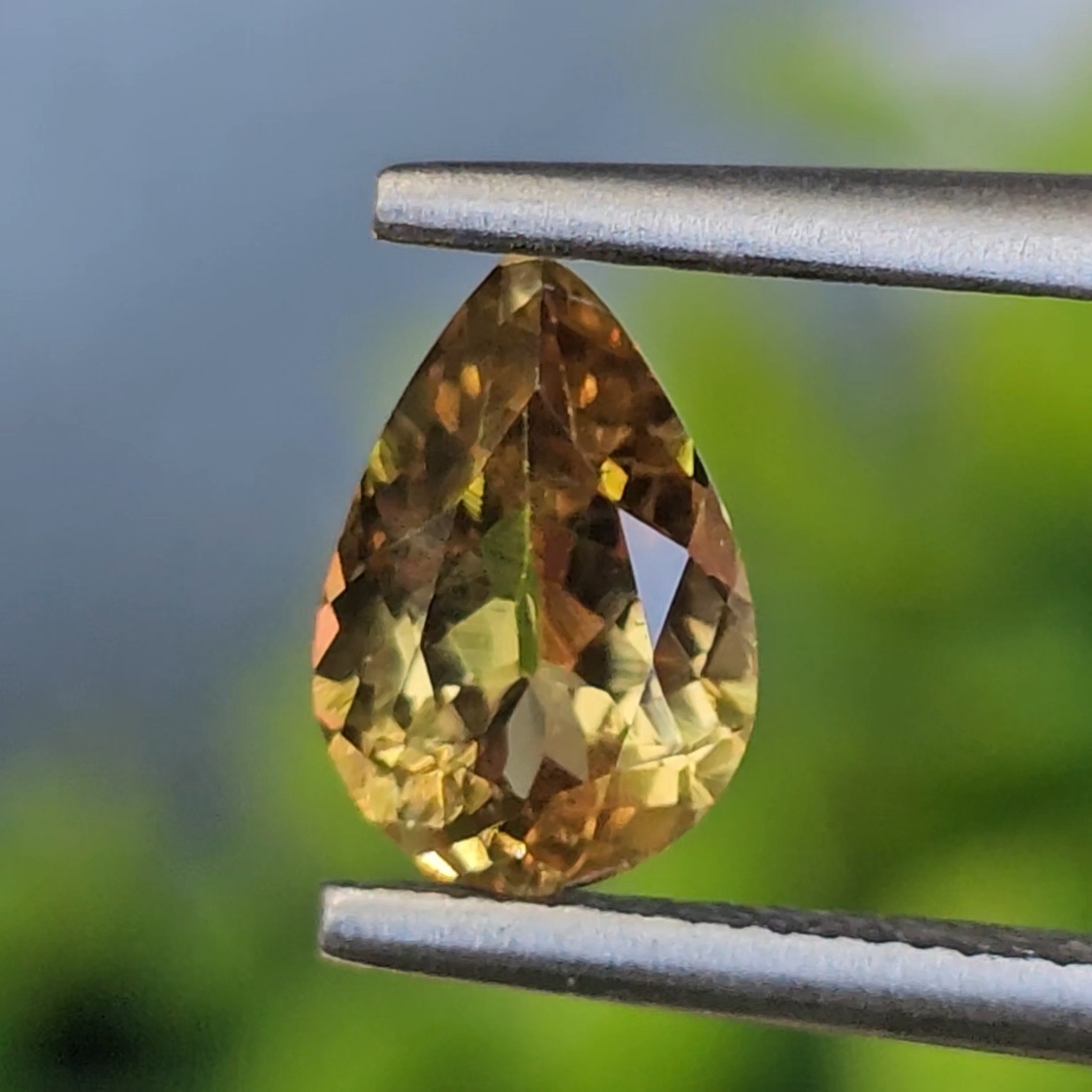พลอย อเล็กซานไดร์ (Natural Alexandrite Chrysoberyl) 1.03 กะรัต (Cts.) ดิบ (Unheated) พร้อมใบเซอร์ พลอยแท้ อัญมณีมงคลประจําวันเกิด เครื่องประดับพลอย