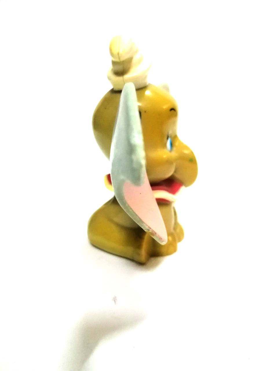 ฟิกเกอร์ ดัมโบ้ ช้างบิน ของเล่น แมคโดนัลด์ เต็มตัว ส่วน หู สั่นกระดิกได้ สภาพเก่าเก็บ มีตำหนิตามภาพ พิจารณาก่อนซื้ิอ,Dumbo, the flying elephant