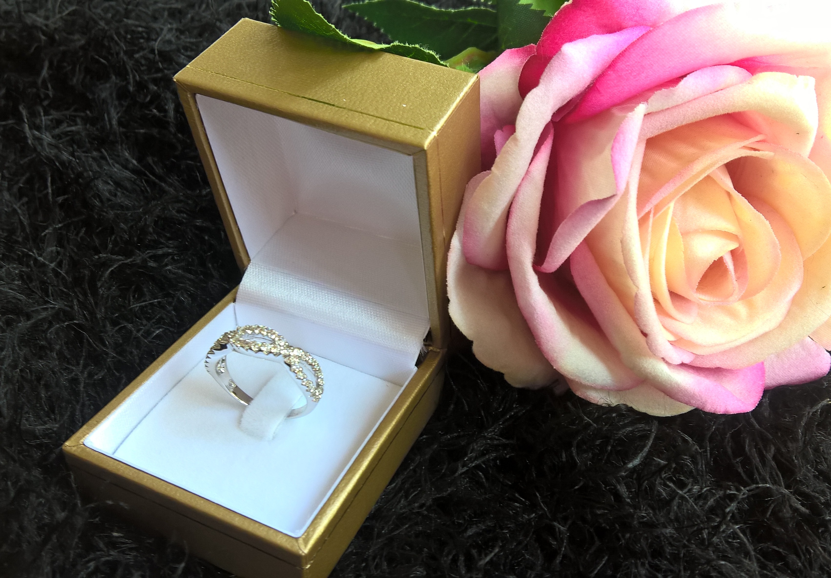 แหวนรูปอินฟินิตี้ งาน Costume Jewelry เพชร CZ รุ่น Eternity แบรนด์ Shali