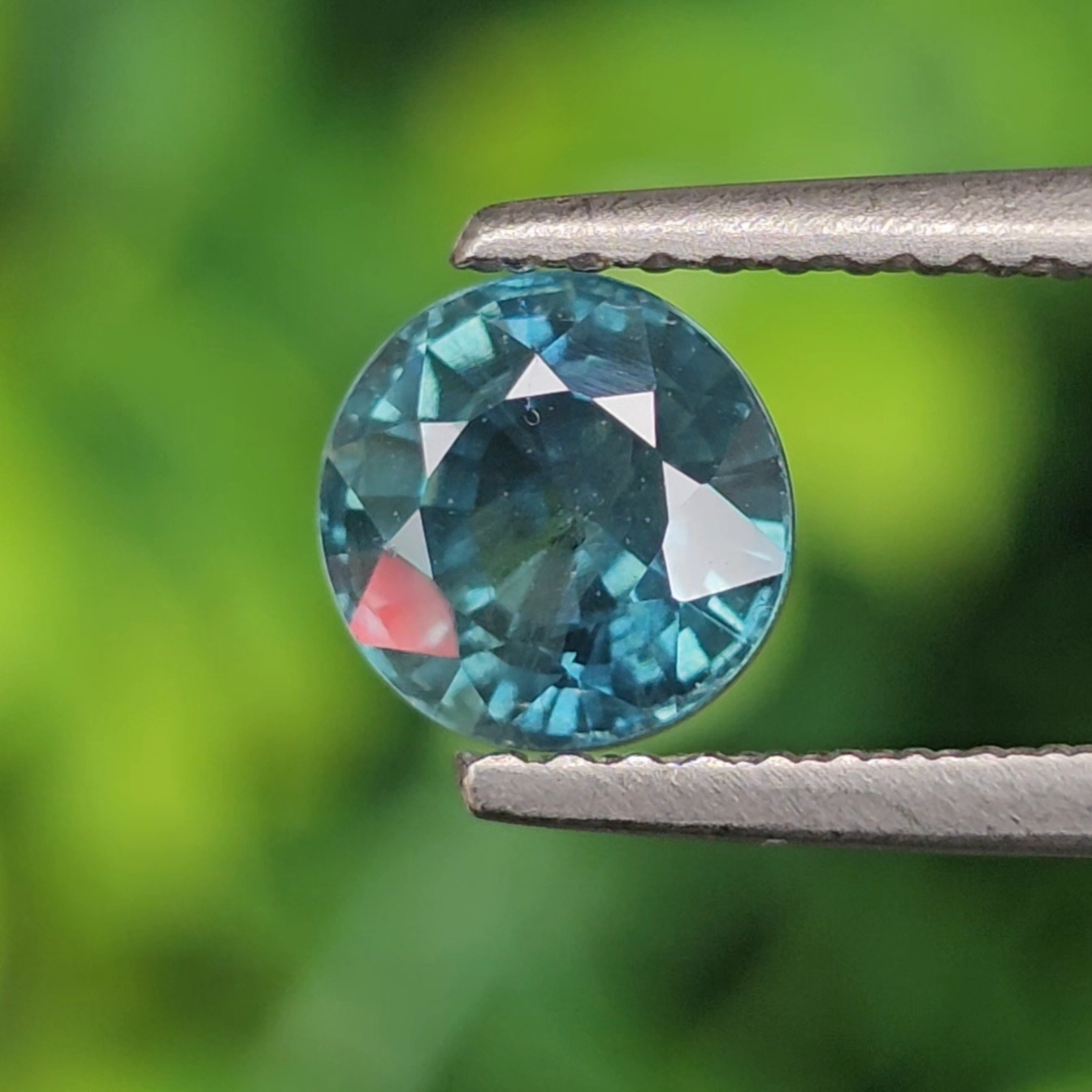 พลอย แซปไฟร์สีน้ำเงินอมเขียว Teal Sapphire 1.34 กะรัต (Cts.) พลอยแท้ อัญมณีมงคลประจําวันเกิด เครื่องประดับพลอย