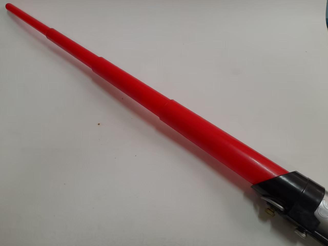 ดาบ ไลท์เซเบอร์ ของ ดาร์ธเวเดอร์ สีแดง ดาบยืดหดได้ มือสองสภาพดีมีรอยบ้าง ขนาดตามรูป