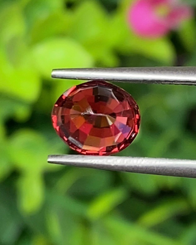 พลอย สเปสซาร์ไทต์ Spessartite Garnet 1.66 กะรัต Cts. พลอยแท้ อัญมณีมงคลประจําวันเกิด เครื่องประดับพลอย