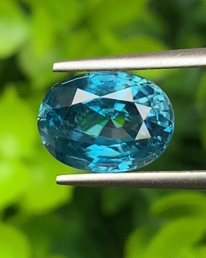 พลอย เพทาย (Zircon) 5.83 กะรัต (Cts.) พลอยแท้ อัญมณีมงคลประจําวันเกิด เครื่องประดับพลอย