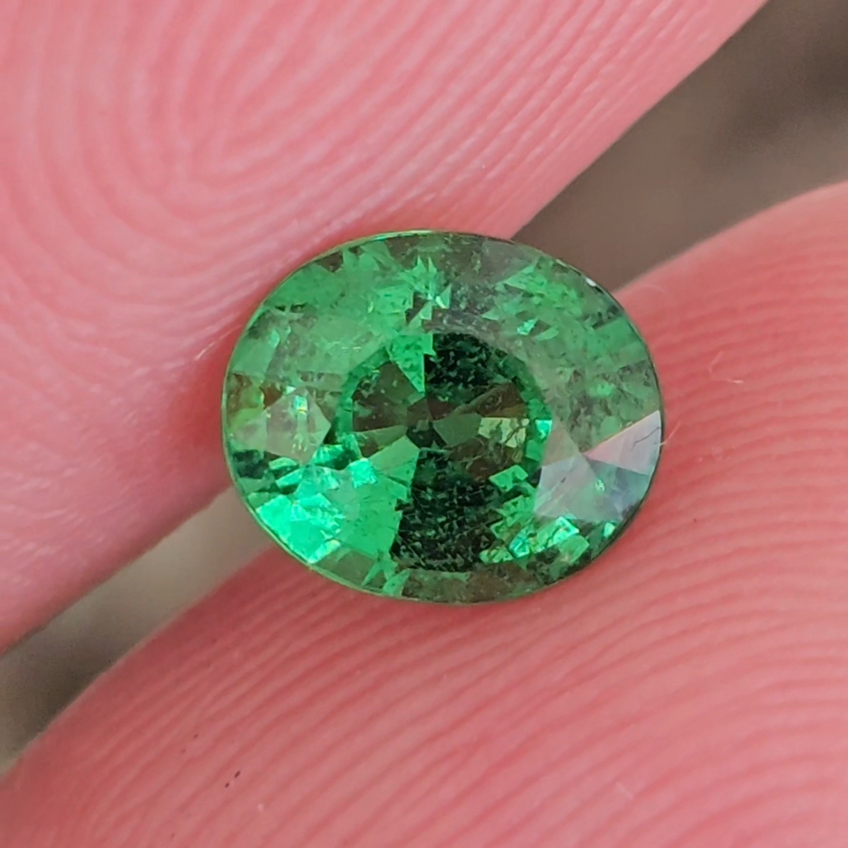 พลอย ซาโวไรท์ Tsavorite Garnet 1.06 กะรัต (Cts.) ดิบ Unheated พร้อมใบเซอร์ อัญมณีมงคลประจําวันเกิด เครื่องประดับพลอย