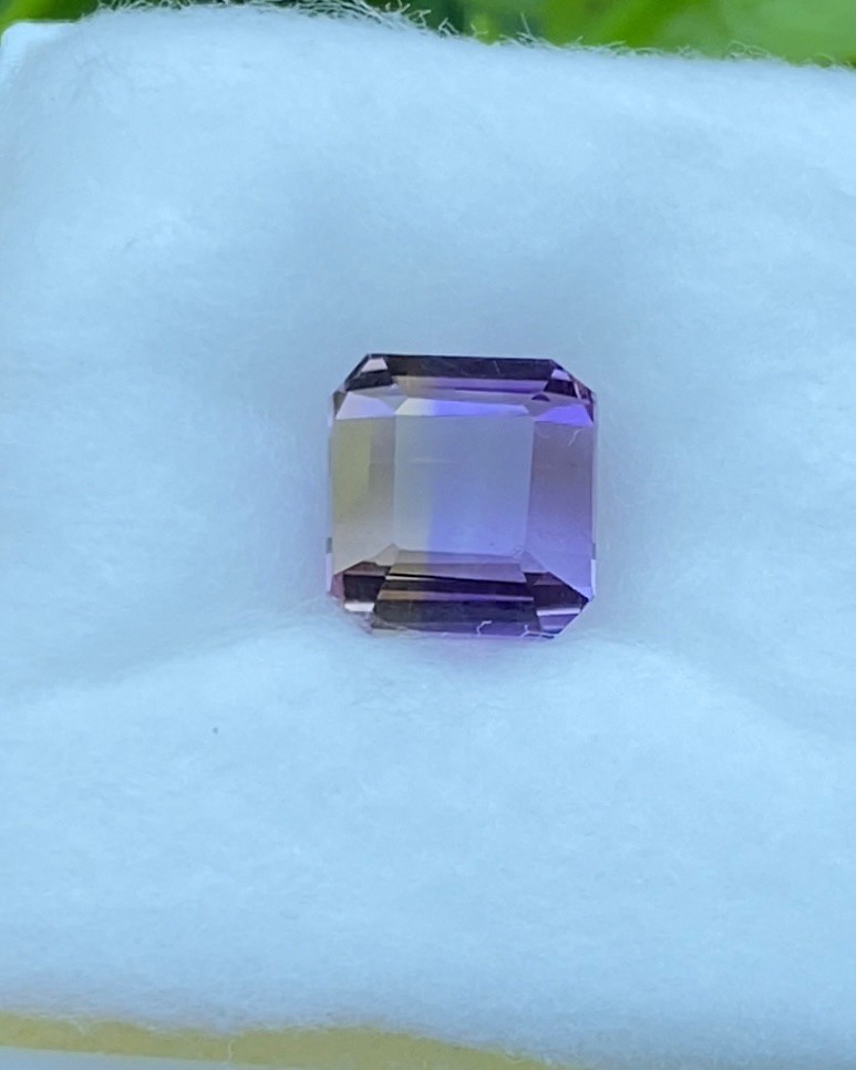 พลอย อเมทริน Natural Ametrine 3.97 กะรัต (Cts.)