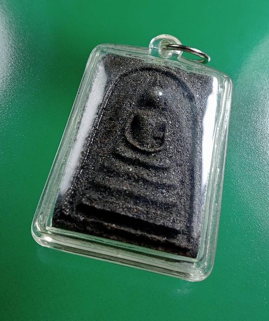 ผ2980 พระสมเด็จ หลังฝังแร่ ไม่ทราบที่