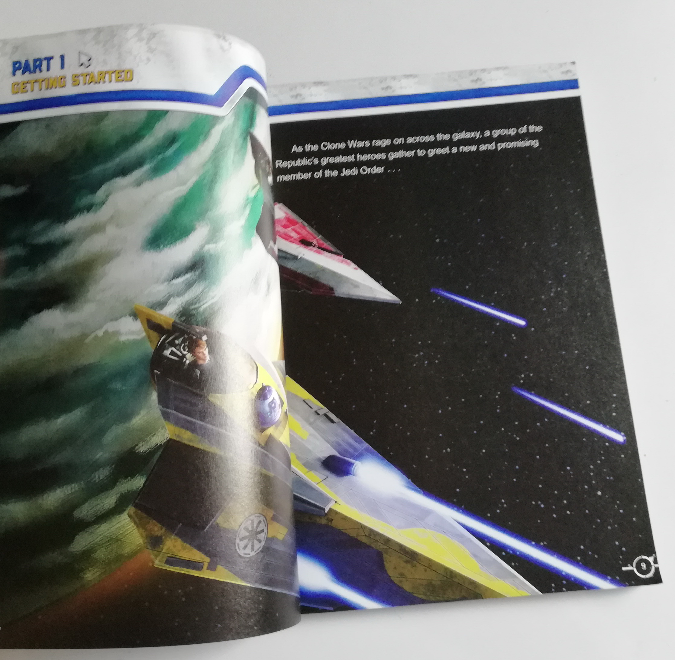 หนังสือขนาดพ็อคเก็ตบุ๊คภาพสีทั้งเล่ม Star Wars, Clone Wars Adventures , the official guide to the Virtual World ** มีตำหนิ โปรดตรวจสอบทุกภาพ