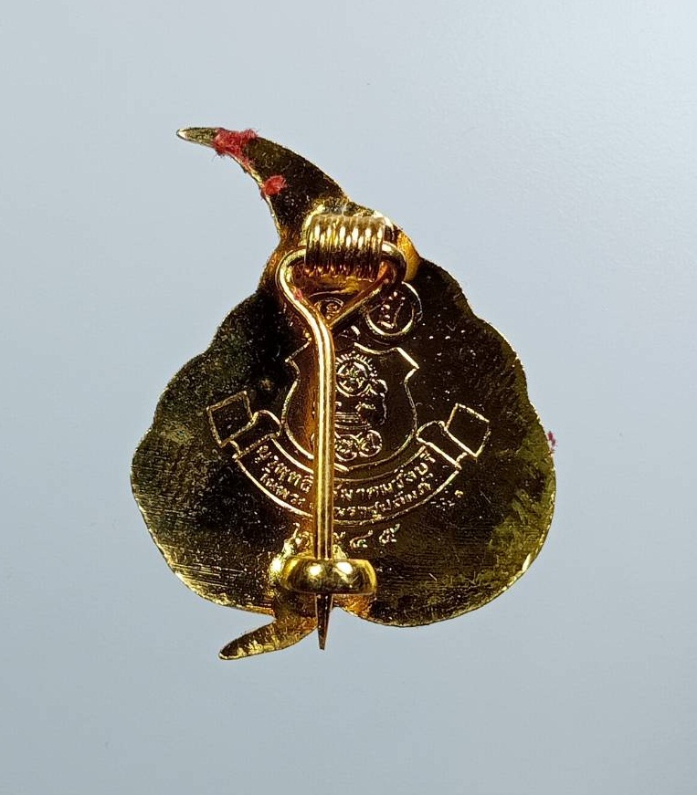 ก870 เข็มกลัดลงยา งานเทียนพรรษา ยุวพุทธิกสมาคมชลบุรี ปี2546