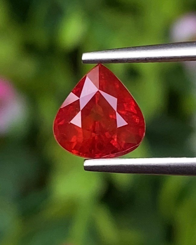 พลอย ทับทิม ซองเจีย Songea Ruby Sapphire 1.86 กะรัต (Cts.) พลอยแท้ อัญมณีมงคลประจําวันเกิด เครื่องประดับพลอย