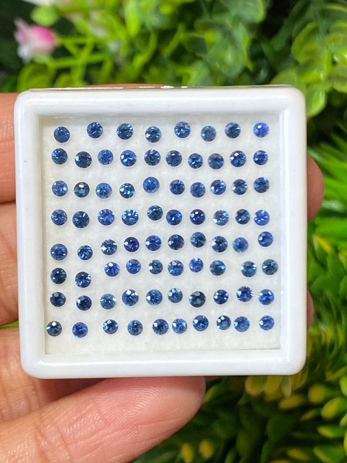 พลอย ไพลิน blue sapphire 4.08 กะรัต (Cts.) 79 เม็ด (pcs.) พลอยแท้ อัญมณีมงคลประจําวันเกิด เครื่องประดับพลอย