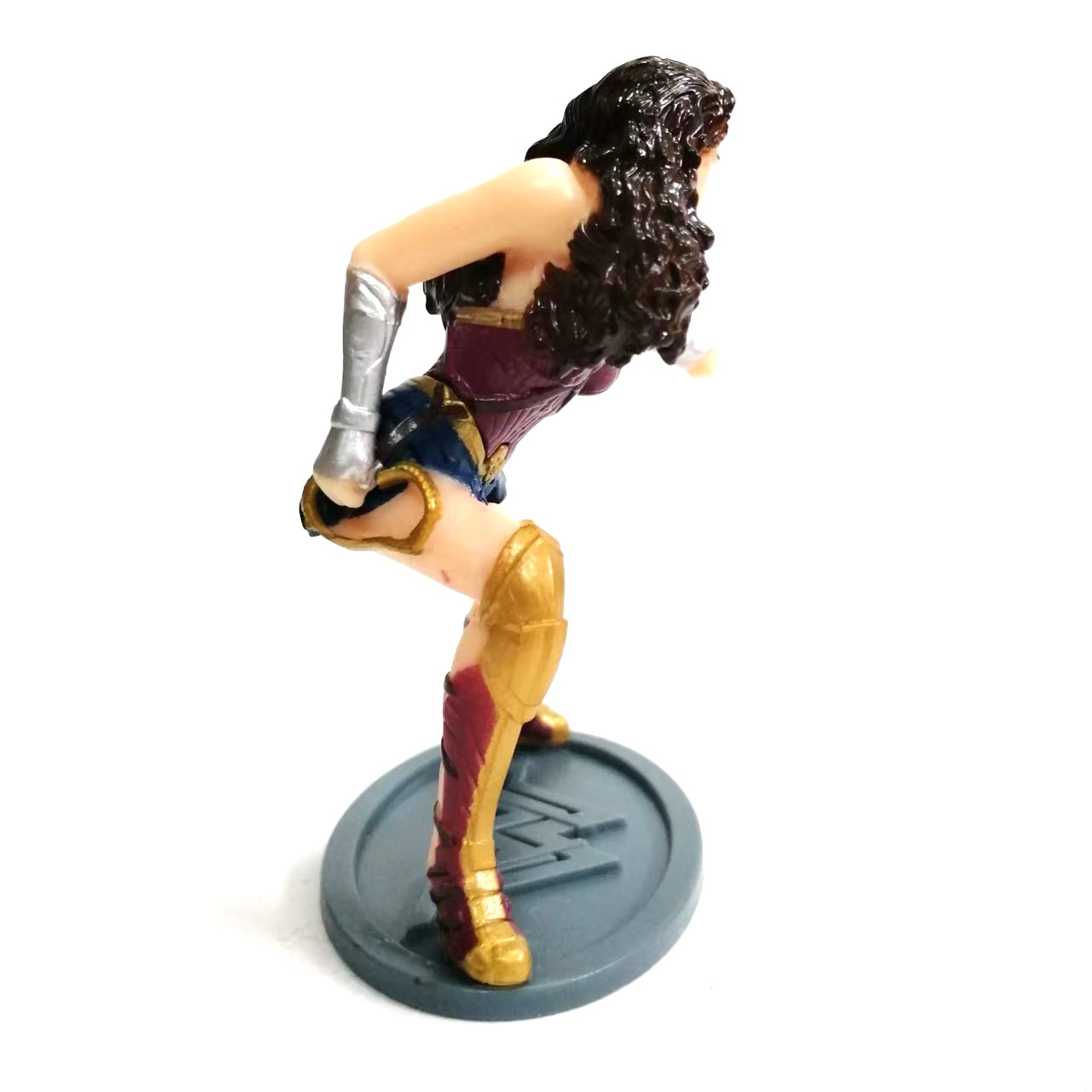 ขนาด 5 นิ้ว ฟิกเกอร์ยางตันวันเดอร์วูเม่นพรีเมี่ยมเบอร์เกอร์คิง มีฐานไม่พบบ่อย มือสองมีรอยบ้างของมีตามภาพ ไม่หัก ไม่กาว มีรอยบ้าง