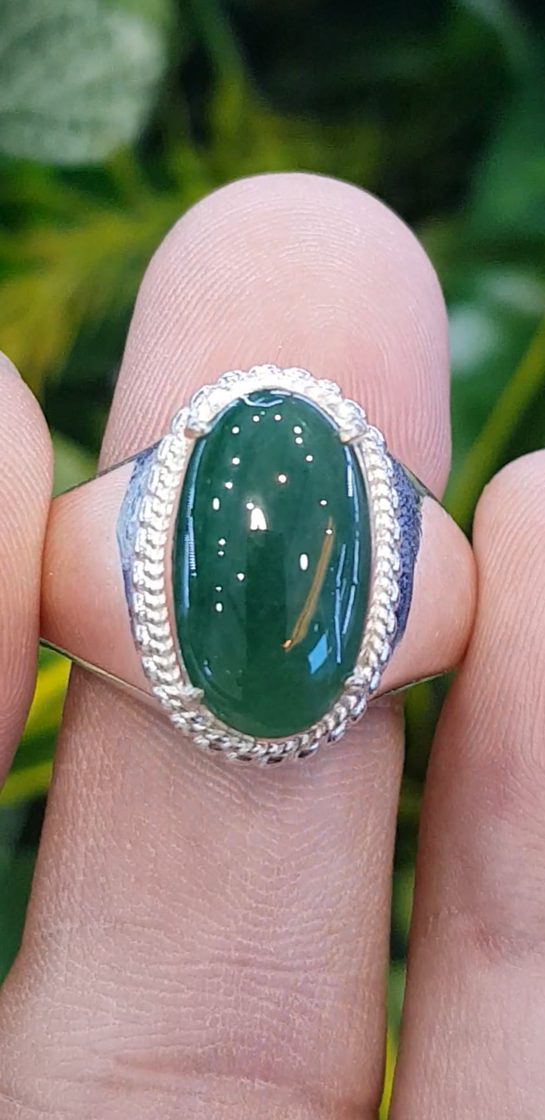 หยก พม่า แท้ Jade แหวนหยก 翡翠戒指 (Jadeite ring) 3.00 กะรัต (Cts.) ดิบ ไม่ผ่านการปรับปรุง (Type A) พม่า (Myanmar)
