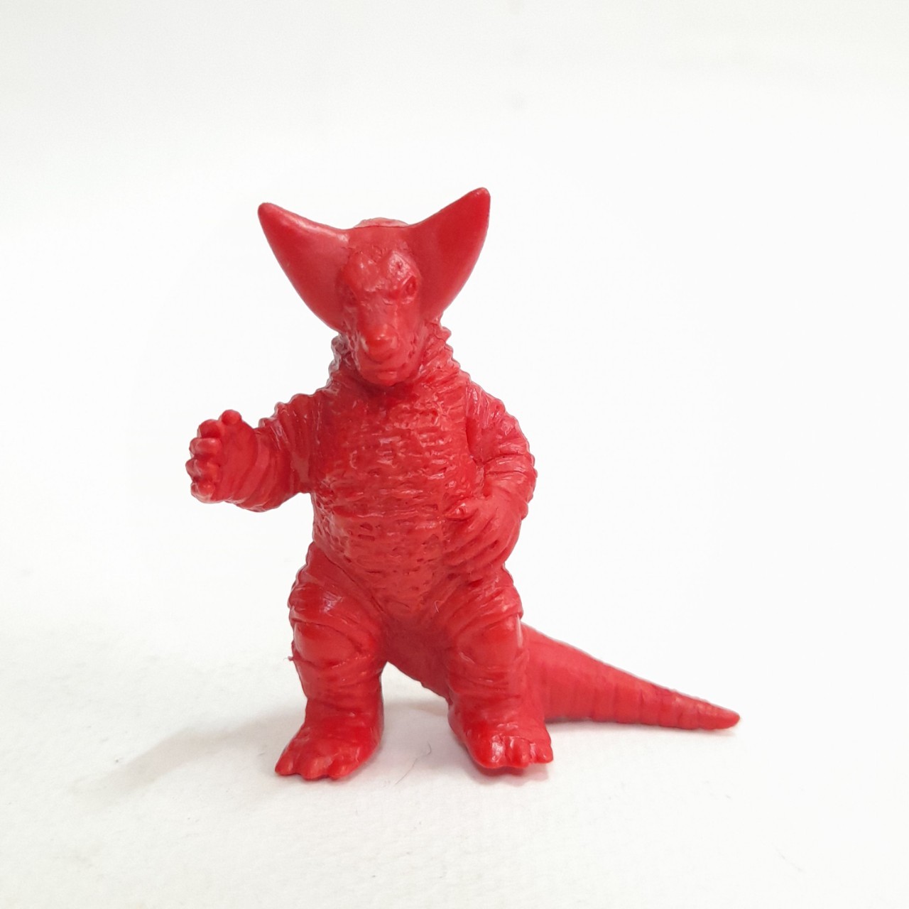 มีหลายภาพ,ตุ่นยาง โกโมร่า ขนาดราว 2 นิ้ว งานญี่ปุ่น มือสองสภาพดี มีรอยบ้าง