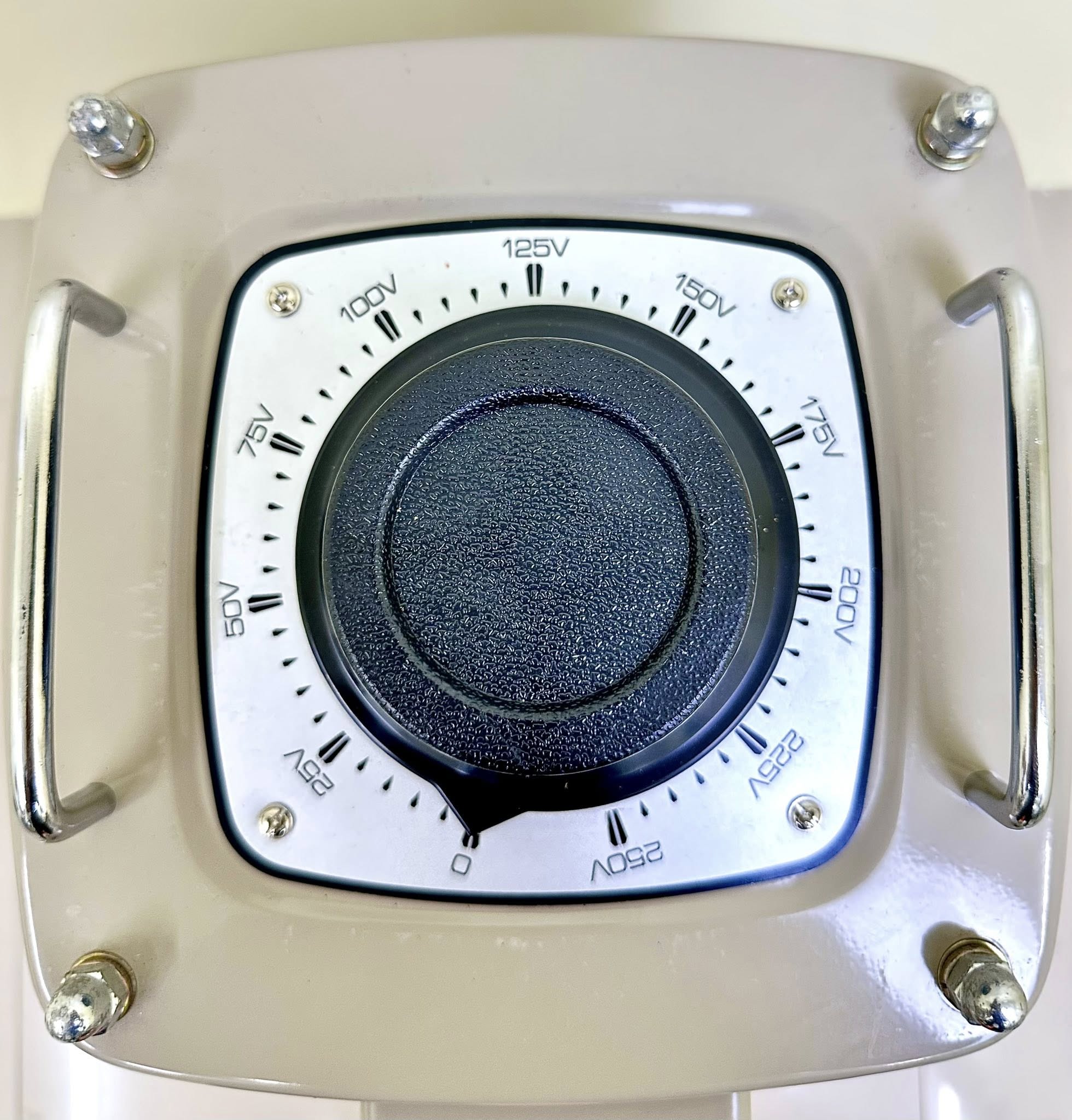 วาริแอค หม้อแปลงปรับแรงดันไฟฟ้าชนิดแกนหมุน 20Kva 1 เฟส